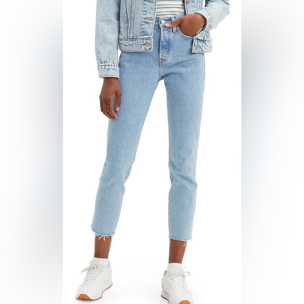 levi's wedgie icon raw hem ankle jeans
